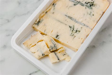 Substitute For Gorgonzola Cheese - yourcookingbuddy.com