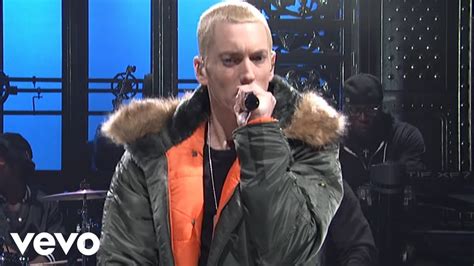 Eminem - Berzerk (Live on SNL) - YouTube