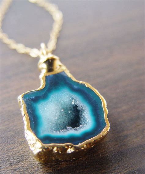 Agate necklace | Geode jewelry, Beautiful jewelry, Geode necklace