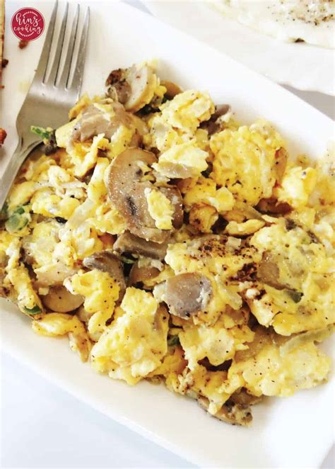 Scrambled Eggs with Mushrooms - Hinz Cooking