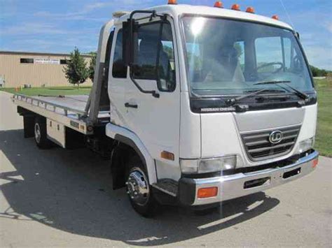 UD/Nissan 2000 (2005) : Flatbeds & Rollbacks