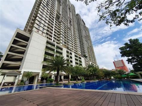 2 BR condominium unit facing Makati City for rent at La Verti Residences