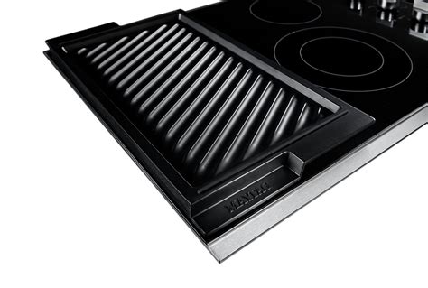 Maytag 30" Electric Cooktop with Reversible Grill and Griddle - MEC883 ...