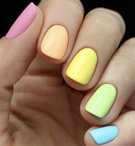 GRADIENT NAILS – THIS SUMMER’S HOTTEST LOOK FOR NAILS