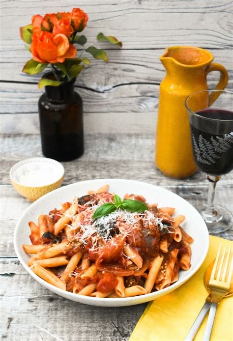 Jamie Style Aubergine Tomato Pasta Sauce | Tinned Tomatoes