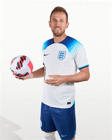 Harry Kane, Phil Foden, and Jack Grealish model England’s kits for 2022 ...