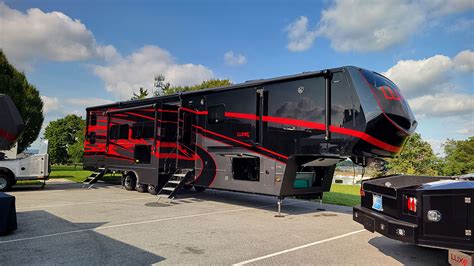 2023 Toy Hauler Fifth Wheel Luxe 46FB - Factory Direct