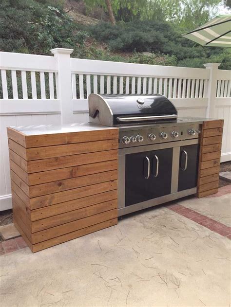 17 Best DIY BBQ Island Ideas (Cinder Blocks, Wood, Cement & More ...