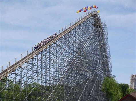 14 Scariest Roller Coasters In US For Thrill-Seekers : TripHobo Travel Blog