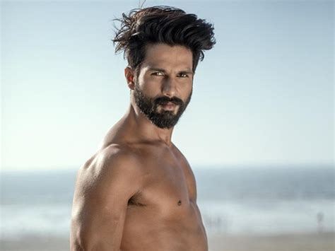 [PHOTO INSIDE] Shahid Kapoor shares a fresh still from Jersey prep ...