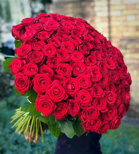 100 Roses Bouquet - Flowers and Gifts Delivery in Jordan