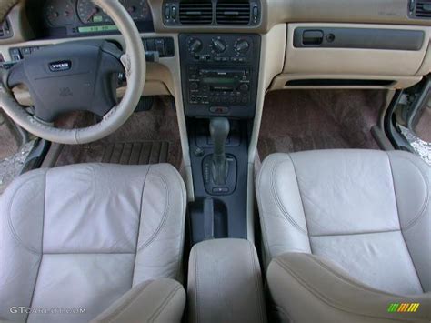 Beige Interior 2000 Volvo C70 LT Convertible Photo #52765996 | GTCarLot.com