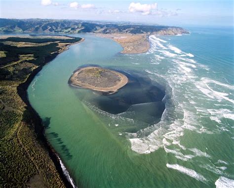 River mouth at Port Waikato – Waikato tribes – Te Ara Encyclopedia of ...