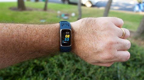 Fitbit Charge 5 review: From basic band to pseudo smartwatch | Android ...