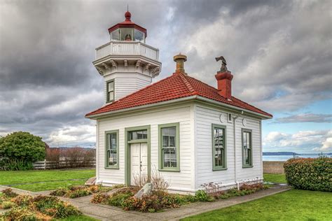 Mukilteo Lighthouse Photograph by Spencer McDonald - Fine Art America