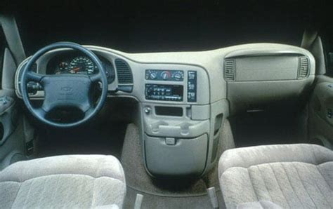 1996 Chevrolet Astro Pictures - 3 Photos | Edmunds