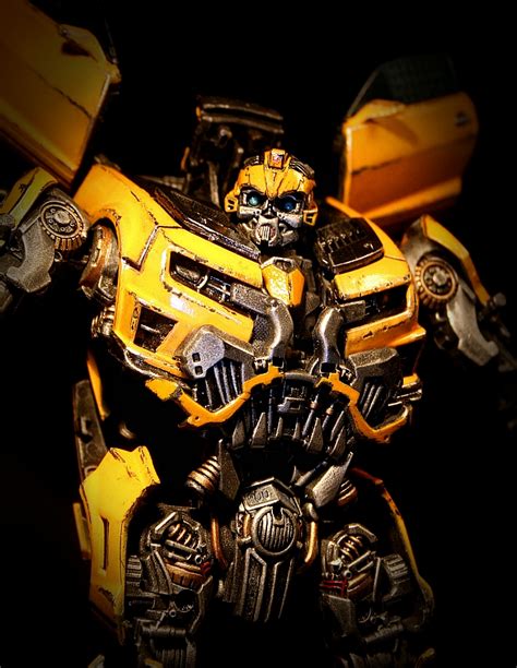 Minor/Repaint: - DOTM BumbleBee-Leader class | TFW2005 - The 2005 Boards