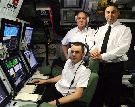 Royal Navy’s new Fleet Commander meets submarine and warship crews ...