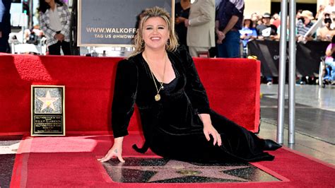 Kelly Clarkson Gets Her Star