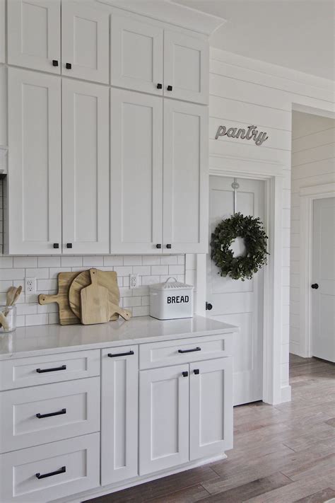 10+ White Shaker Cabinets With Black Hardware – HomeDecorish