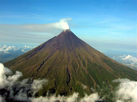 The Philippines: Mayon Volcano