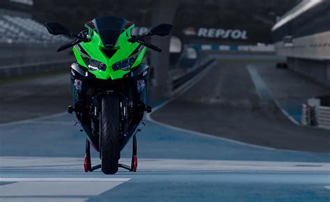 Bigger but still b... | All-new Kawasaki ZX-4R previewed | Visordown