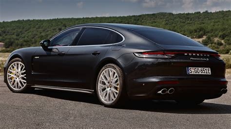 Porsche Panamera 2022