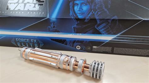 Star Wars The Black Series Leia Organa Force FX Elite Lightsaber review ...