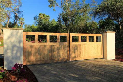 Wood Driveway Gates: Raw or Stained? | Garage Doors Unlimited