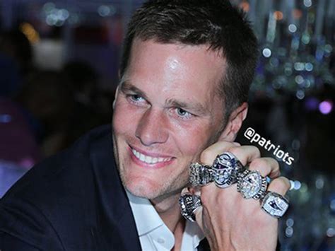 Tom Brady Shows Off 5 Rings at New England Patriots Super Bowl Ring ...