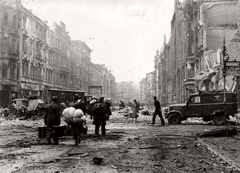 Vintage: historic photos of The Battle of Berlin (1945) | MONOVISIONS ...