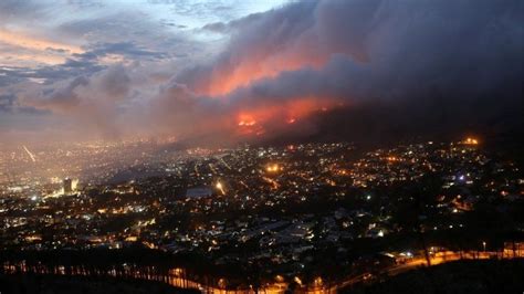 South Africa parliament: Man arrested over massive fire - BBC News