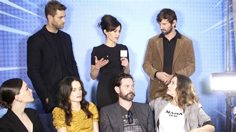 'The Haunting of Hill House' Cast Previews Their Chilling Netflix ...