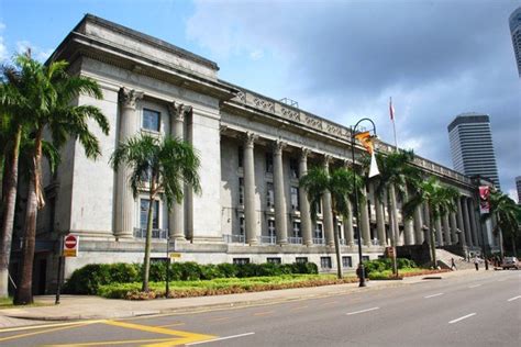 backpack boy: A walking tour of Singapore landmarks