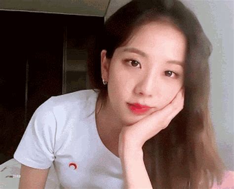 Jisoo GIF - Jisoo - Discover & Share GIFs