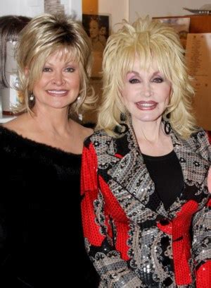 Get to Know Dolly Parton's Family (All 11 Siblings)