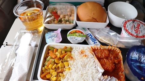 Singapore Airlines Airbus A380 Economy Class Food | Singapore Airlines ...