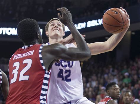 Slideshow: Men's basketball vs. Illinois-Chicago - GCU Today