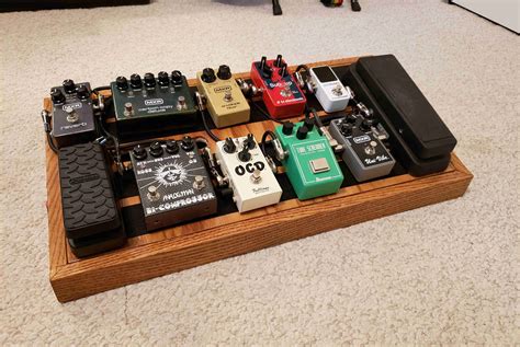 Build Guitar Pedal Board / Custom walnut pedal board for guitar effects ...