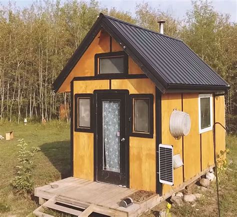 This Family Built Their Off Grid Tiny Cabin in Just 12 Days - Off Grid ...