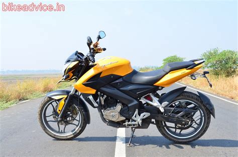 User Review Pulsar 200NS: Top Speed,Pics,Mileage,pros & cons