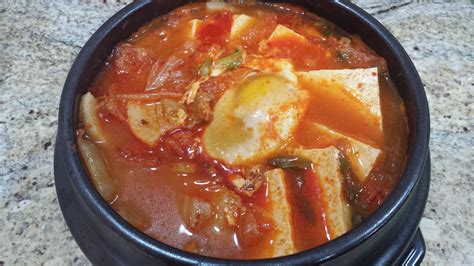 Korean food photo: Kimchi stew (Kimchi-jjigae 김치찌개) - Maangchi.com