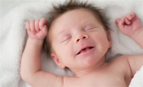 newborn-baby-funny-sleep-wallpaper | Funny babies, Sleep funny