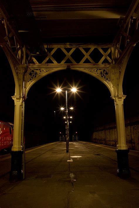 Platforms 8w and 9w, Edinburgh Waverley Train Station | Flickr