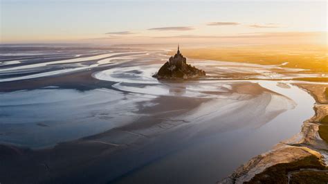 The tides around the Mont-Saint-Michel - Normandy Tourism, France