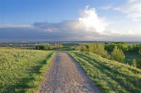 Hiking in Calgary's Nose Hill Park