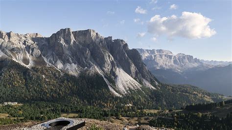 Hike to the Dolomites UNESCO World Heritage viewpoint Mastlé • South Tyrol