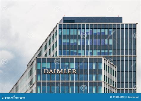 Headquarters of Daimler AG, Corporate Office Building at Mercedes-Benz ...