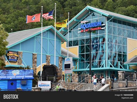 GATLINBURG, TN - OCT 7 Image & Photo (Free Trial) | Bigstock