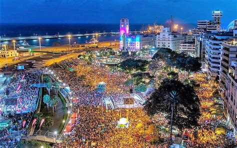 The famous Carnival of Santa Cruz de Tenerife :: The Carnival of Santa ...